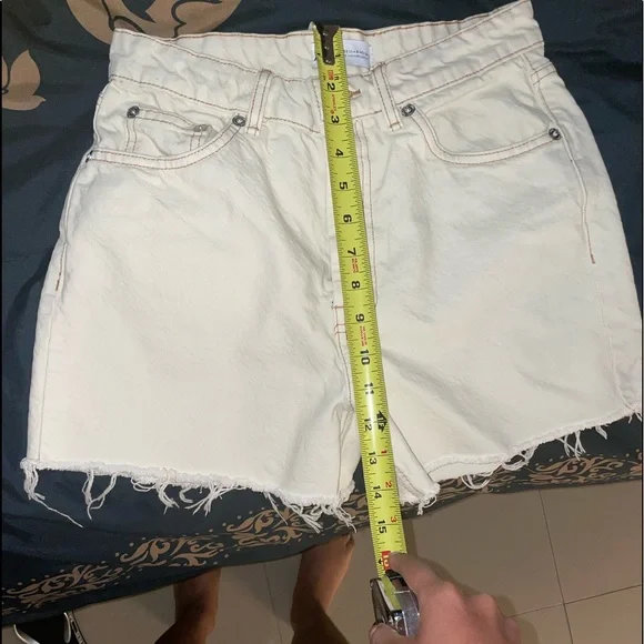 *sale! Zara cream/white button tie shorts - Picture 7 of 7